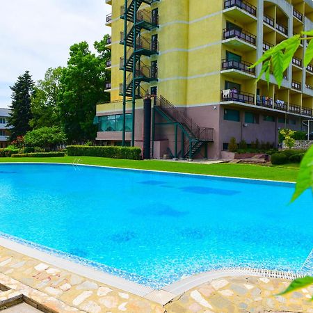Charming Sunny Apartment+Swimming Pool Saints Constantine and Helena Exteriör bild
