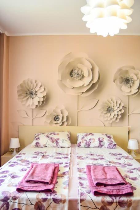 Charming Sunny Apartment+Swimming Pool Saints Constantine and Helena Exteriör bild